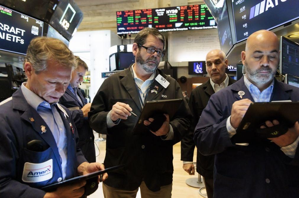 Wall Street fecha sem rumo à espera de notícias sobre a inflação e o consumo