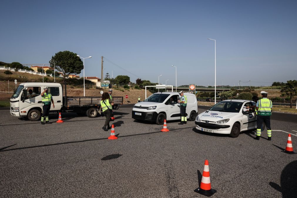 Mais de 700 condutores detetados a usar telemóvel em sete dias