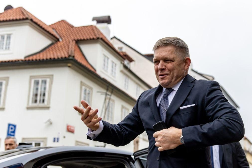 Primeiro-ministro da Eslováquia ferido num tiroteio