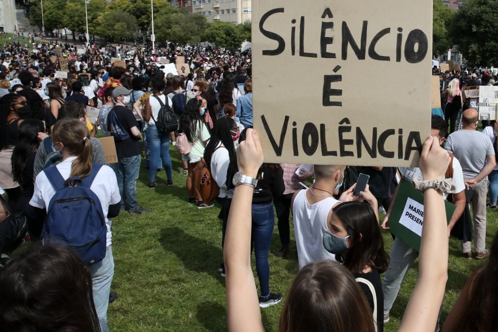 SOS Racismo diz que Aguiar-Branco não tem condições para continuar presidente da Assembleia da Repúbica