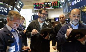 Wall Street acaba sem rumo mas com primeiro recorde do Dow além de 40 mil pontos