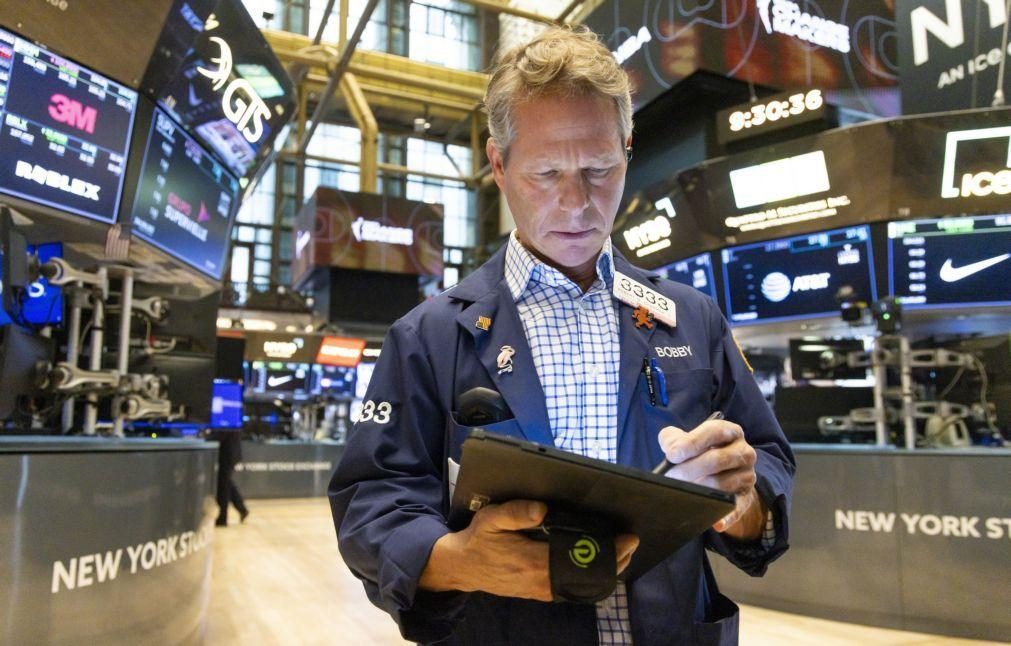 Wall Street segue sem rumo definido após novo recorde no Dow Jones