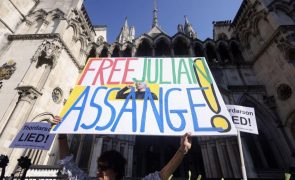 Primeiro-ministro da Austrália pede libertação de Julian Assange