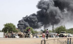 Pelo menos 30 mortos e 60 feridos em confrontos entre rebeldes e militares no Darfur
