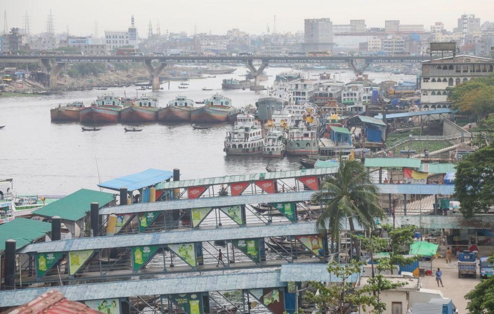 800.000 bengalis fogem da costa com aproximação de ciclone