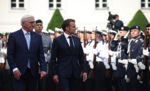 Macron alerta contra fascínio pelo autoritarismo na Europa