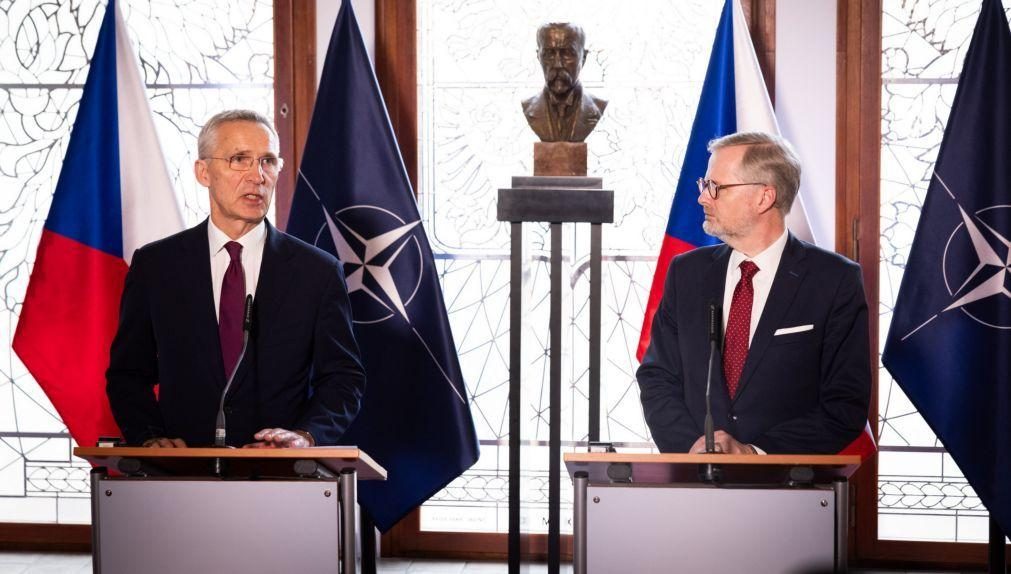 NATO pede aos Aliados que revejam restrições de armamento usado pela Ucrânia