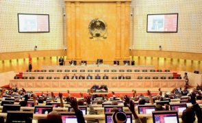 Parlamento angolano recomenda que aumento dos preços dos transportes seja progressivo