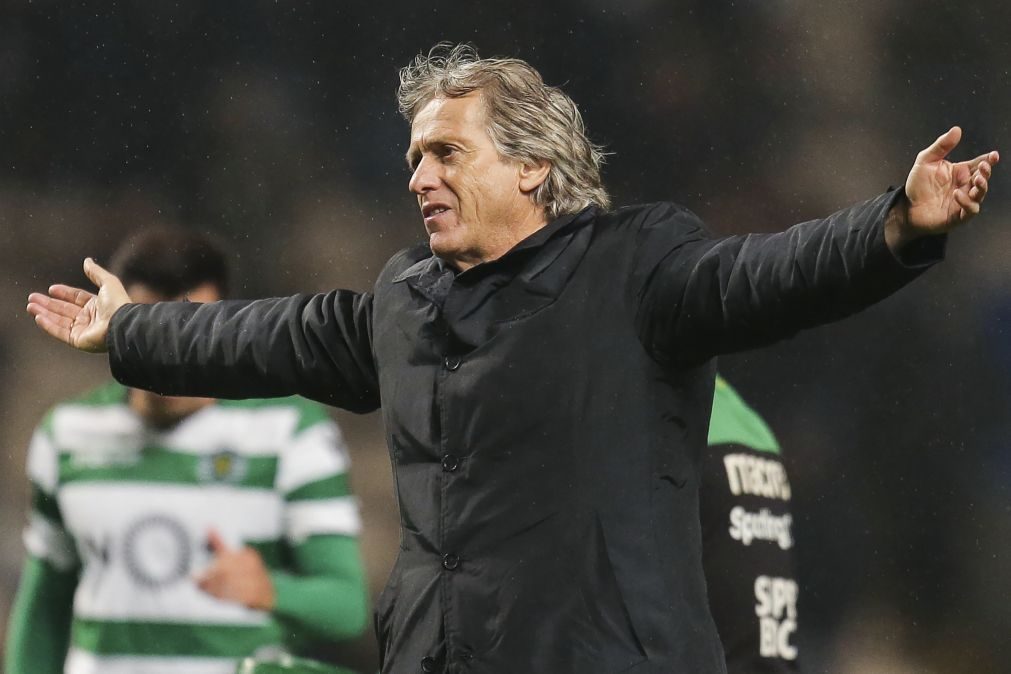 Jorge Jesus admite que existiam equipas mais fortes, mas lamenta longa viagem a Astana