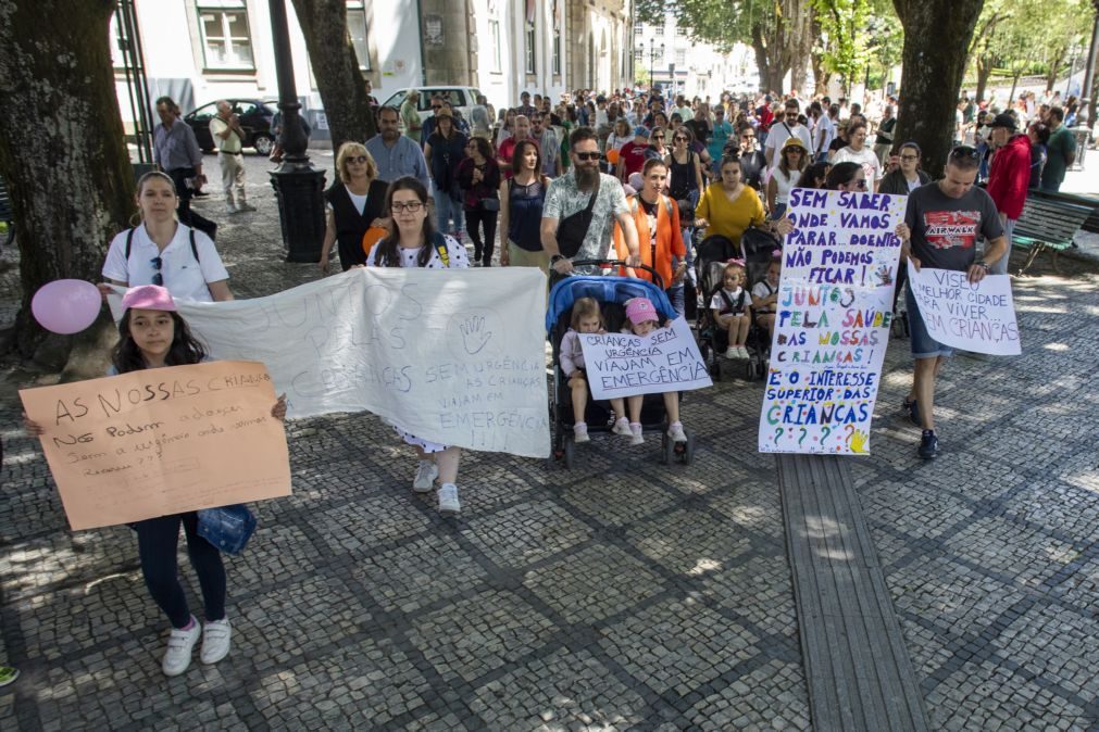 Cerca de 500 cidadãos marcharam em Viseu pela abertura das urgências pediátricas