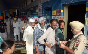 Onda de calor na Índia causou morte de 33 funcionários eleitorais no sábado