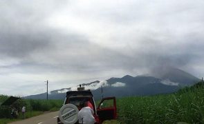Filipinas elevam nível de alerta após erupção explosiva de vulcão