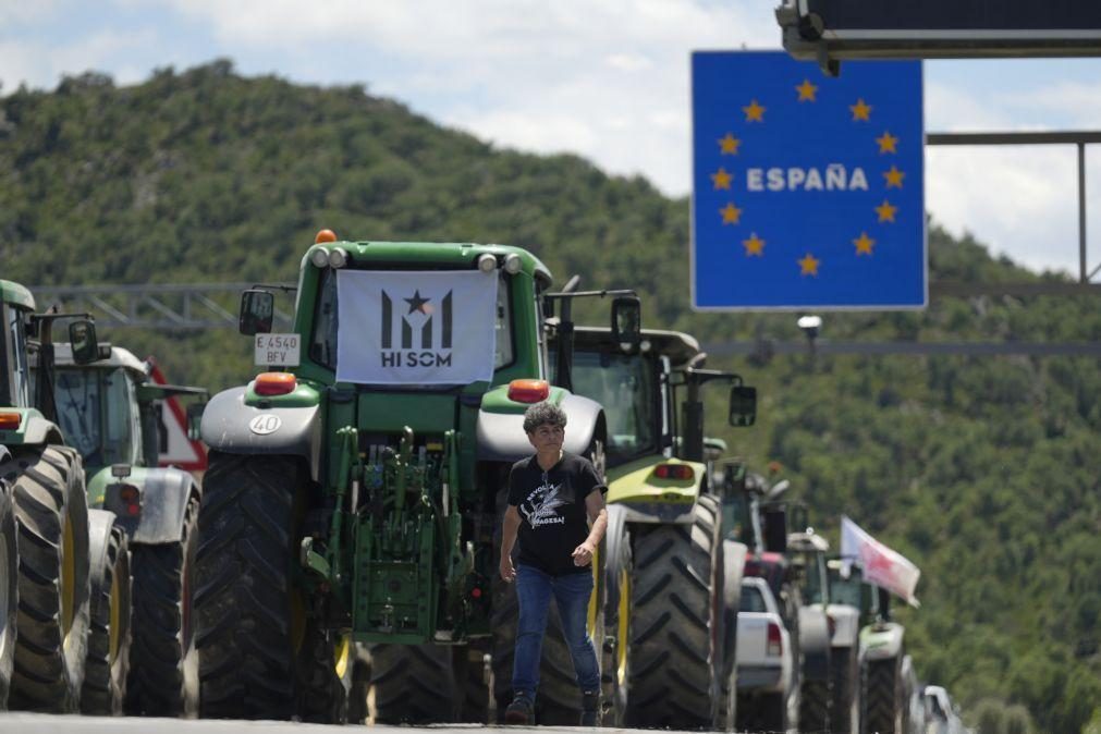 Agricultores franceses e espanhóis acabam com bloqueios nas fronteiras