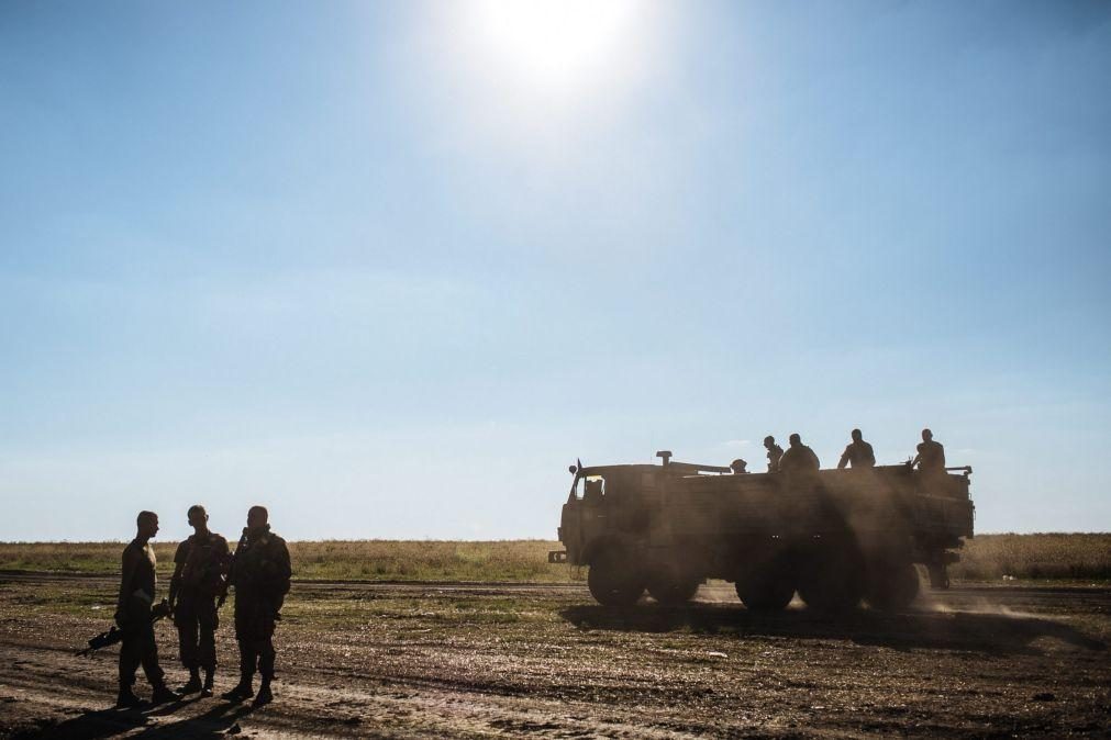 Ucrânia proíbe saída de emigrantes em idade de combater que visitem o país