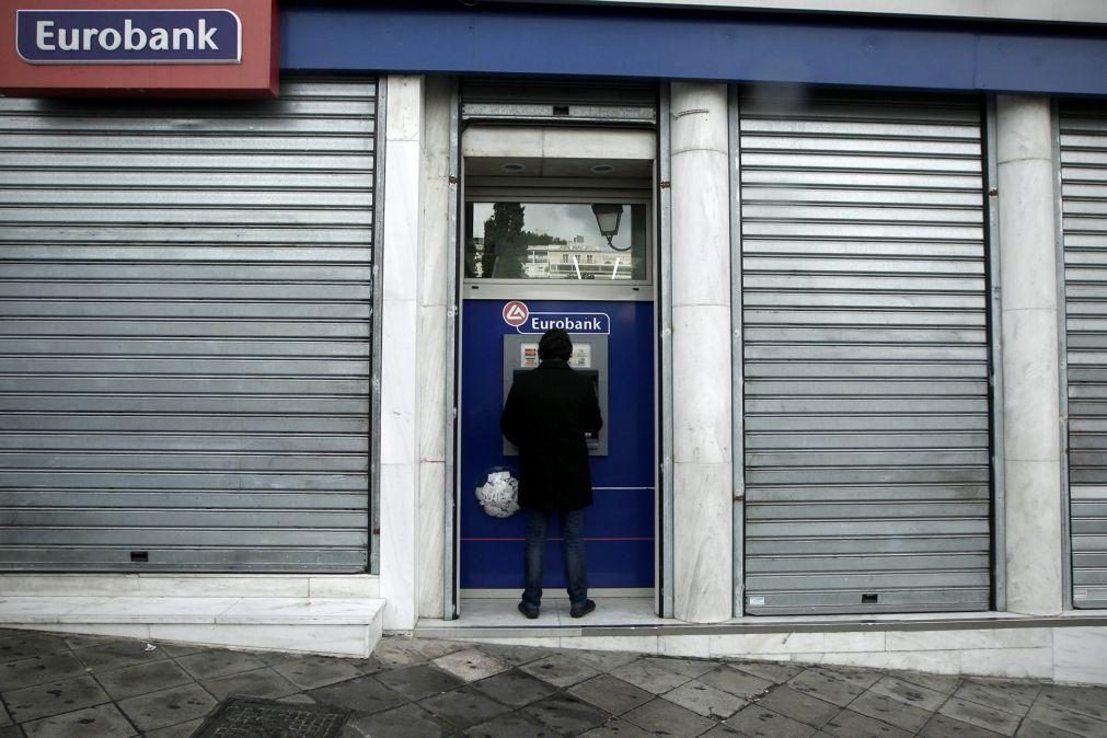 Bancos gregos pagam dividendos pela 1.ª vez desde a crise financeira