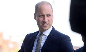William - Sem Kate Middleton, príncipe surge em evento especial com a presença da ‘amante’