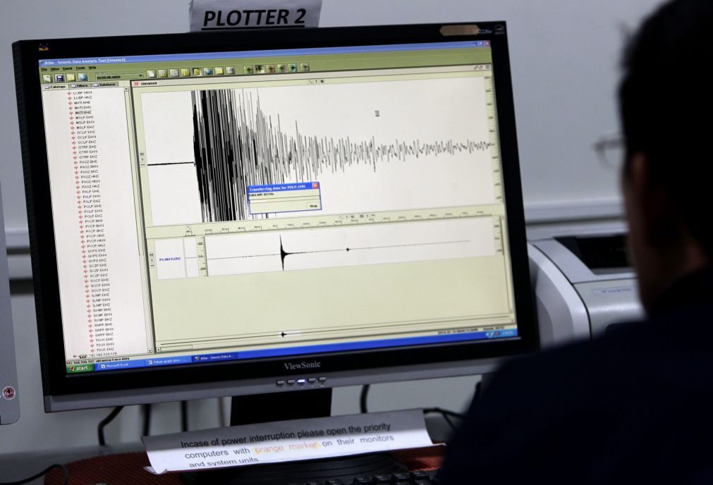 Forte sismo provoca 18 feridos no Irão