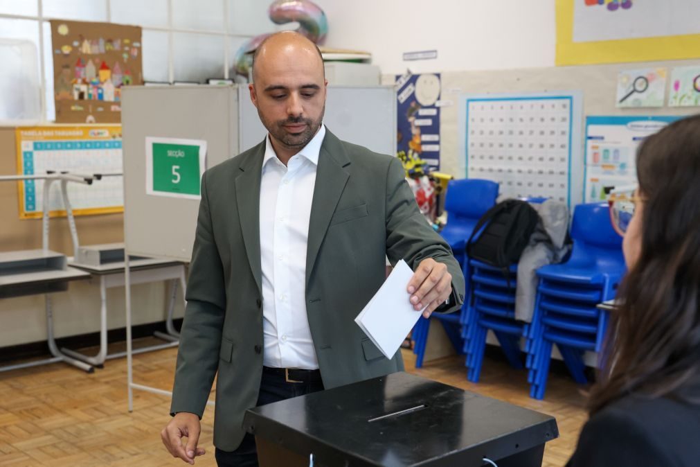 Candidato do PAN apela à mobilização e saúda facilidade de votar em qualquer local