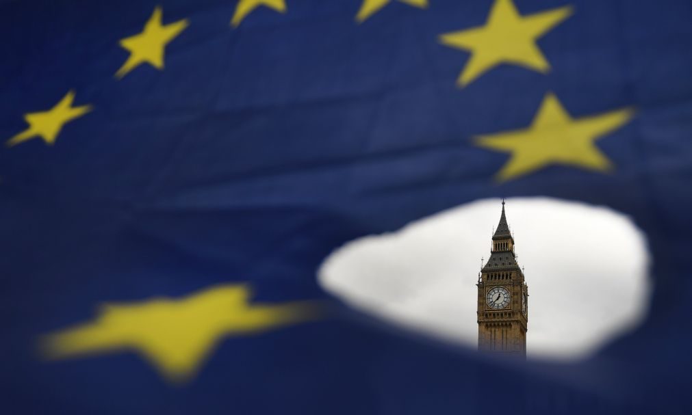 Brexit: Parlamento Europeu vota hoje recomendação para início de 2.ª fase negocial