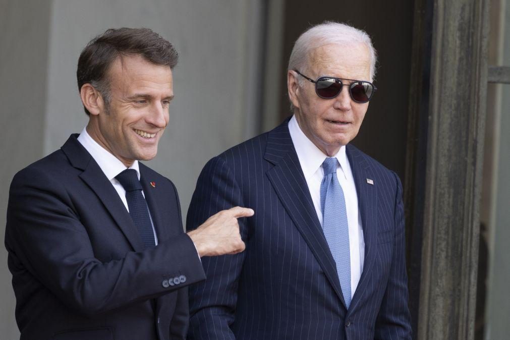 Joe Biden chega a acordo com Emmanuel Macron sobre ativos russos congelados