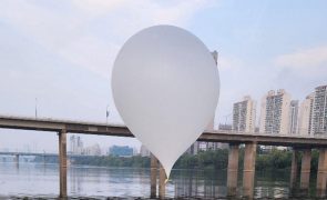 Pyongyang envia mais 300 balões de lixo para a Coreia do Sul