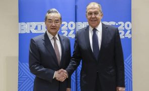 Rússia agradece à China não participar na Cimeira da Paz para a Ucrânia