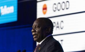 PR da África do Sul defende mais reformas económicas enquanto negoceia coligação