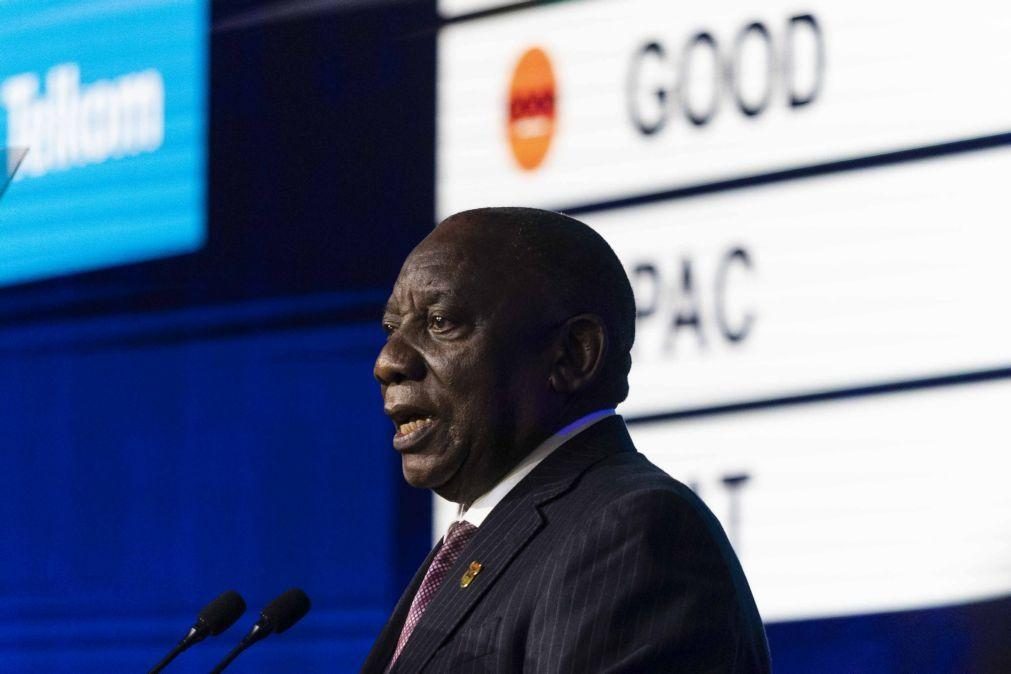 PR da África do Sul defende mais reformas económicas enquanto negoceia coligação