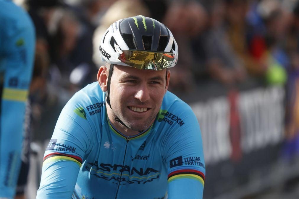 Ciclista Mark Cavendish condecorado cavaleiro da coroa britânica