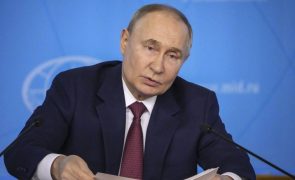Kremlin diz que Zelensky deve refletir sobre proposta de paz de Putin
