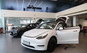 China diz que tarifas para carros eléctricos vão 