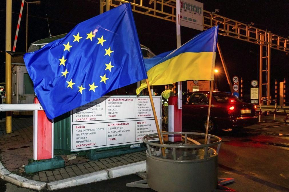 Países da UE decidem abrir negociações formais de adesão com Ucrânia e Moldova