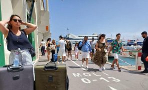 Ilha de Capri proíbe entrada de turistas devido a falta de água