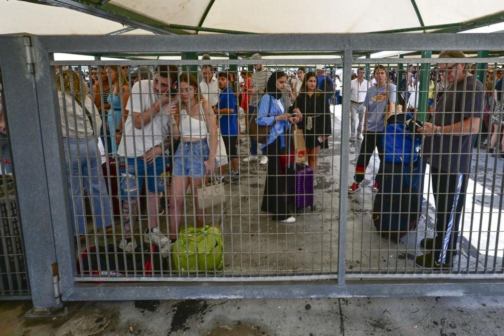 Levantada proibição de entrada de turistas na ilha italiana de Capri