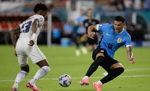 Uruguai mesmo perdulário estreia-se na Copa América com triunfo sobre Panamá