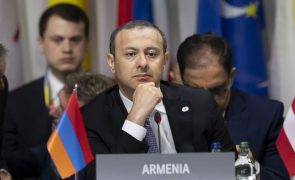 Arménia acusa Rússia de devolver Nagorno-Karabakh ao Azerbaijão