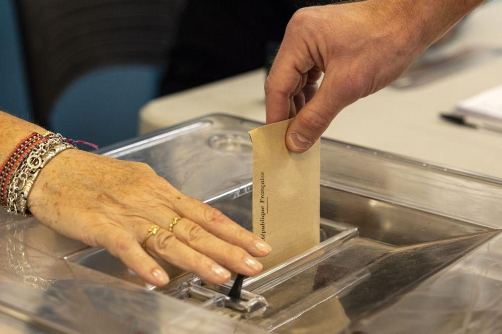 Assembleias de voto em França abrem para a 1.ª  volta das legislativas