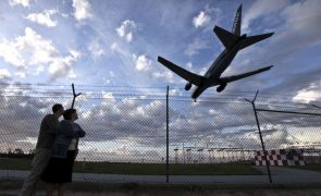 Aterragem de emergência no aeroporto do Porto devido a despressurização mas sem danos