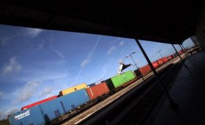 Governo anuncia apoio de 9 ME por ano para transporte de mercadorias na ferrovia