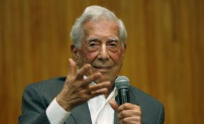 Novo e derradeiro romance do escritor Mario Vargas Llosa publicado em Portugal