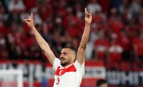UEFA abre inquérito a gesto do turco Demiral no jogo com a Áustria do Euro2024