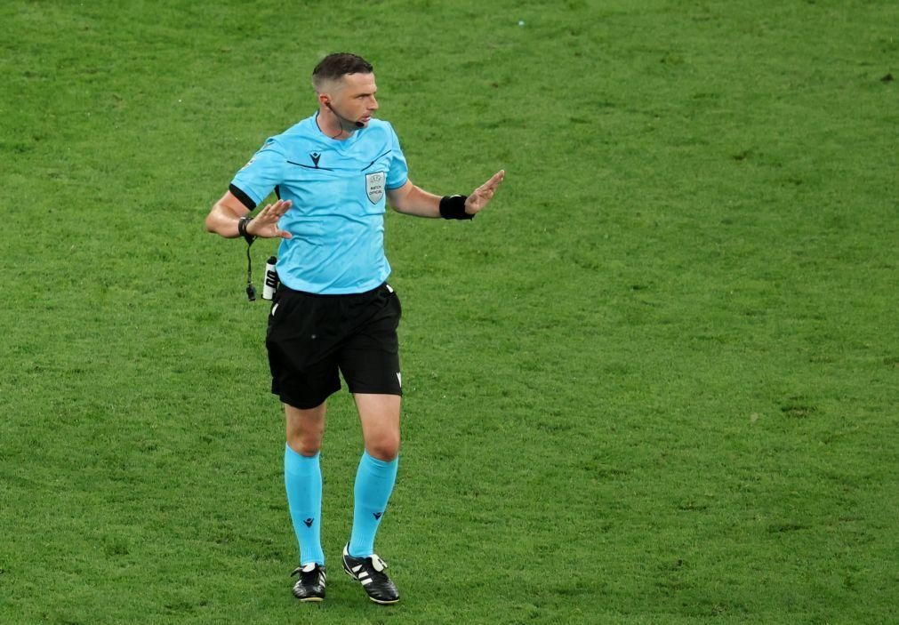 Inglês Michael Oliver é o árbitro do jogo entre Portugal e França do Euro2024