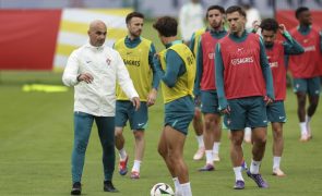 Seleção portuguesa continua a preparar jogo contra a França e viaja para Hamburgo