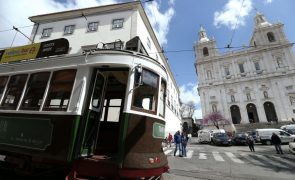 Trabalhadores da CarrisTur marcam greves parciais e um dia de paralisação em julho