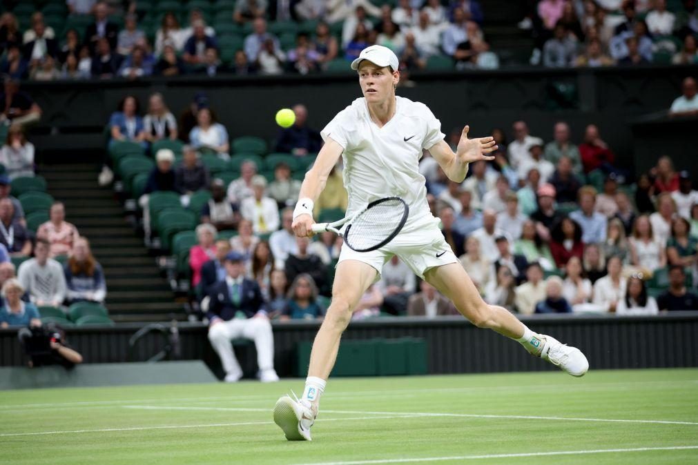 Wimbledon: Jannik Sinner nos oitavos de final ao vencer Miomir Kecmanovic