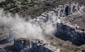 Pelo menos 11 mortos e 43 feridos em bombardeamento russo em Donetsk