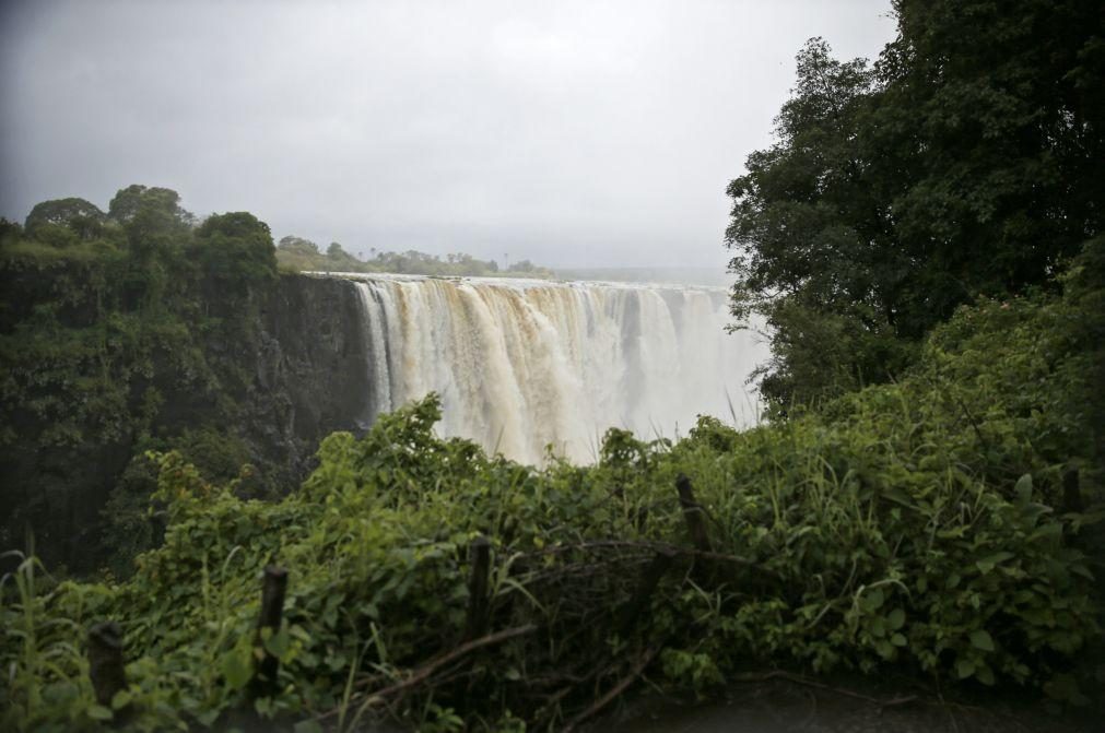 Zimbabué e a Zâmbia assinam acordo de exploração conjunta das Cataratas Vitória