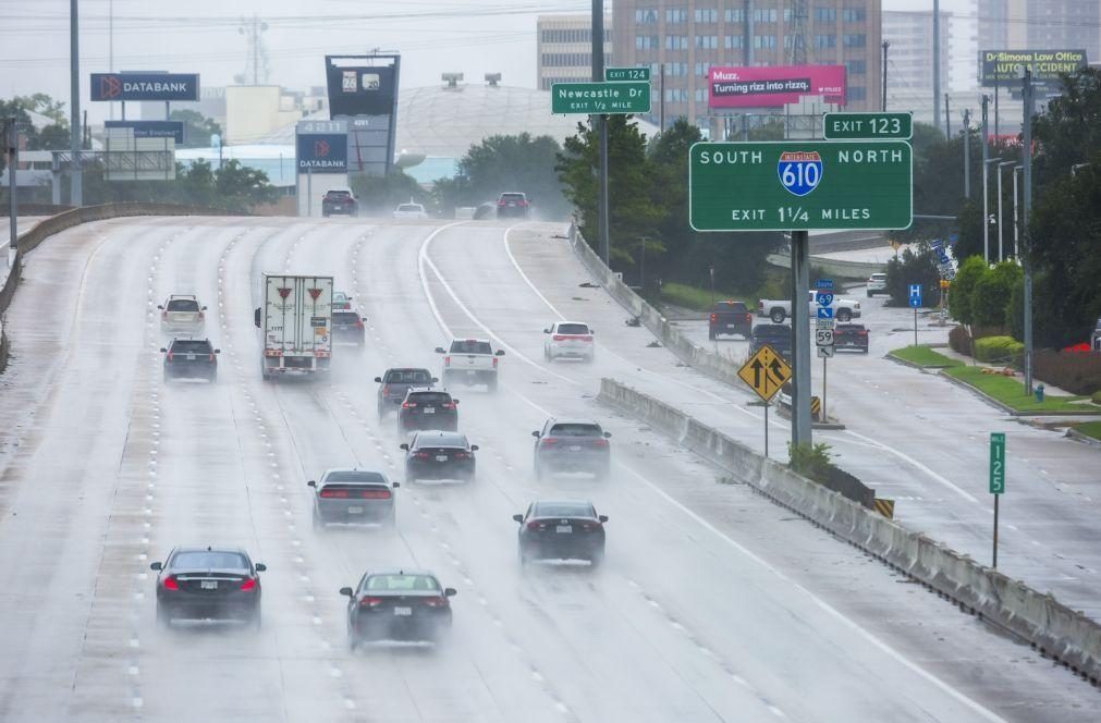 Tempestade Beryl faz dois mortos no Texas e deixa milhões sem eletricidade