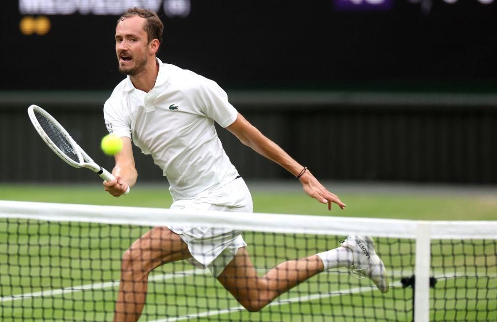 Medvedev elimina Sinner e apura-se para as meias-finais de Wimbledon