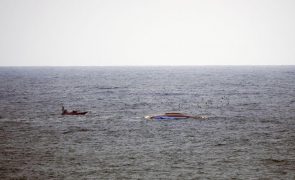 Dois corpos encontrados no barco que naufragou ao largo da Marinha Grande